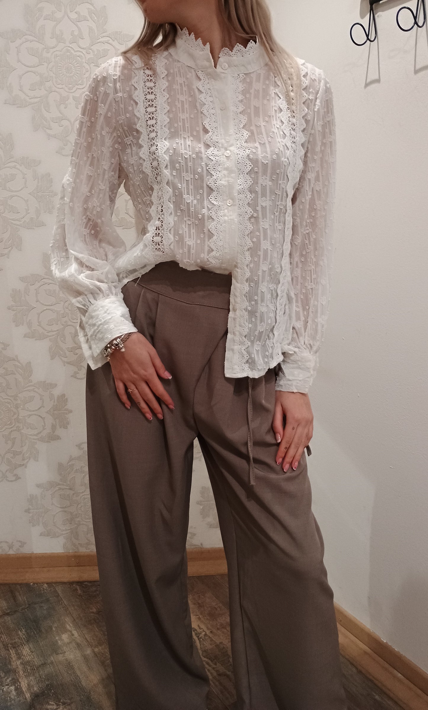 Pantalon beige moyen