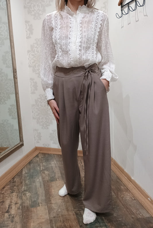 Pantalon beige moyen