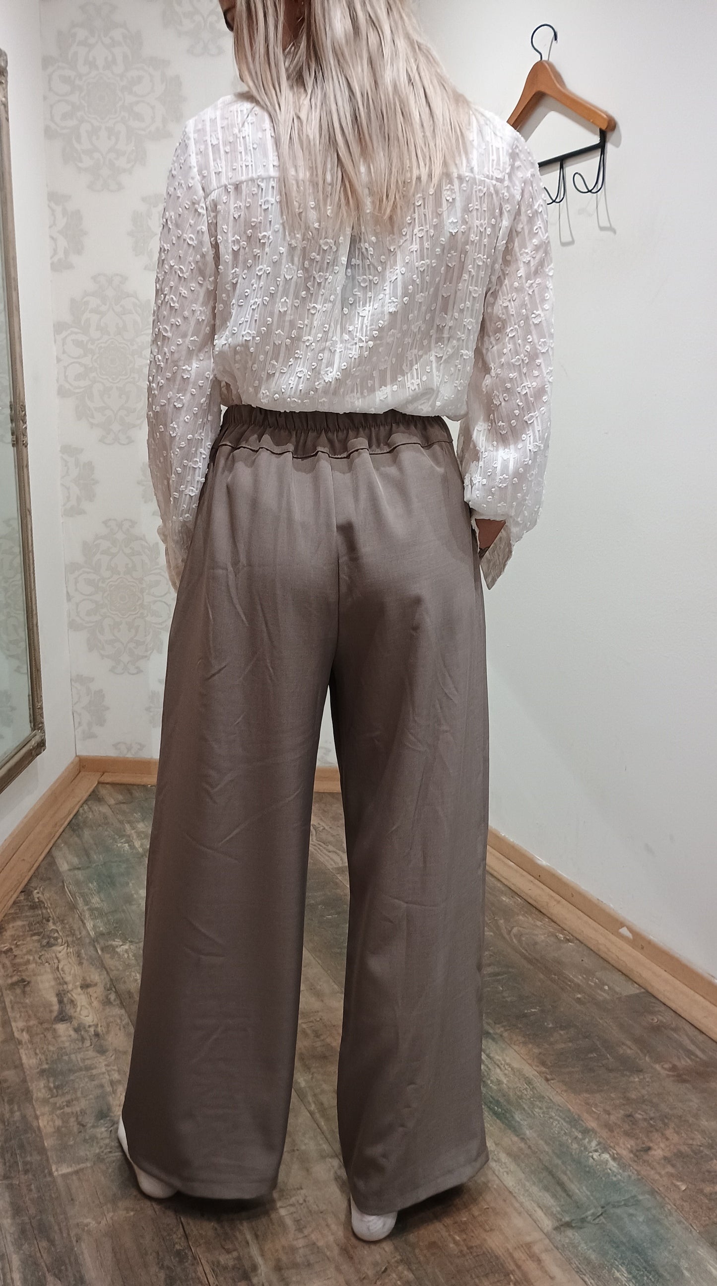 Pantalon beige moyen