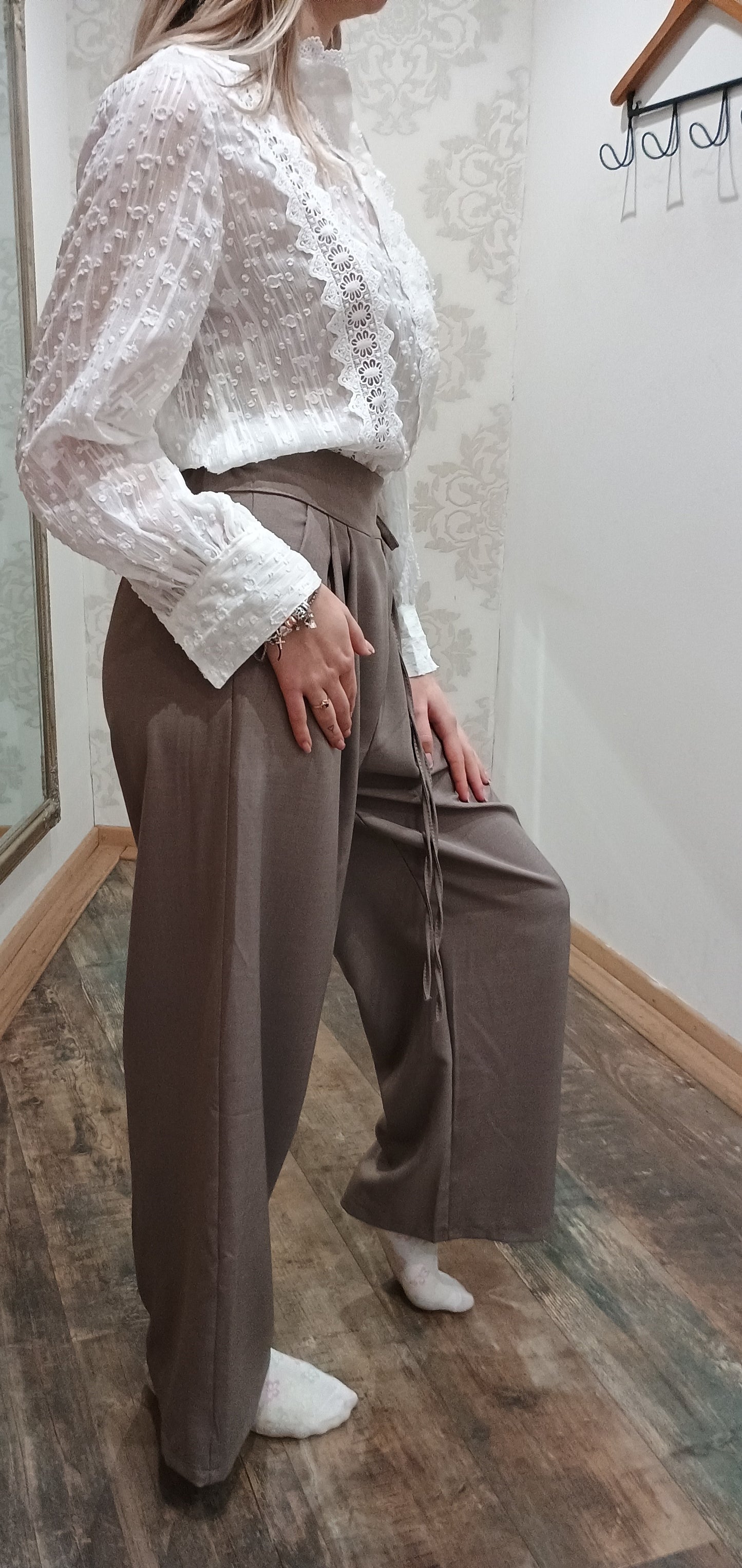 Pantalon beige moyen